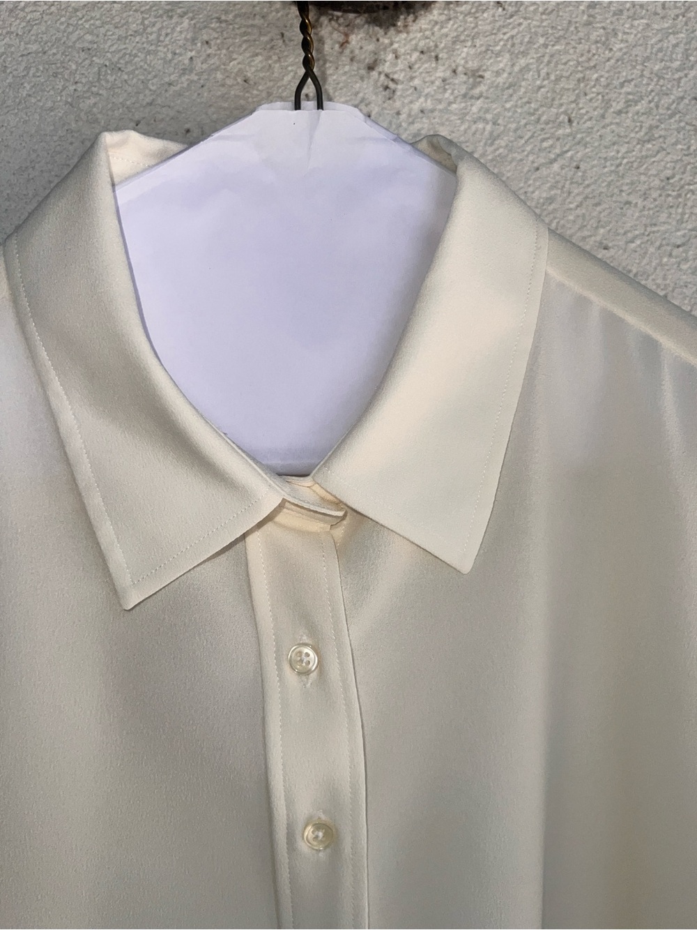“The Signature Shirt”, Cream blouse, No Gape technology (Retail $160) - Picture 11 of 11